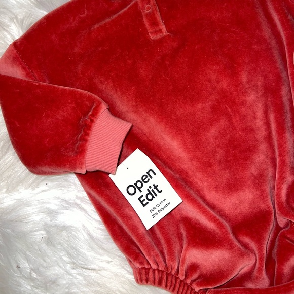 Nordstrom’s red velvet romper NWT 9/12M - Picture 4 of 5